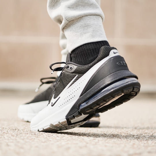 Hava Tabanlı Günlük Sneaker — Siyah